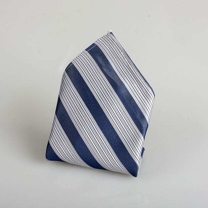 Chairman Style Abbot Blue and Silver hedvábný kapesníček s proužkem