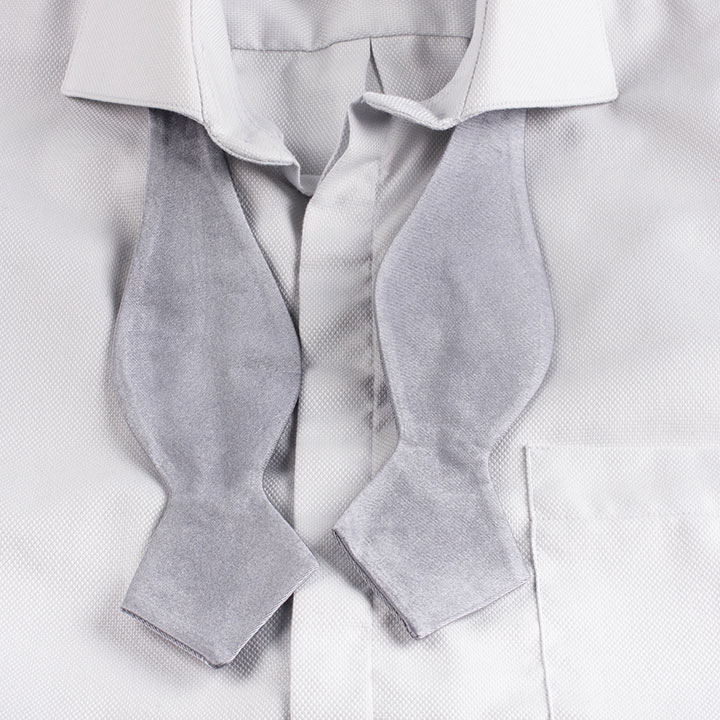 Chairman style Upton Silver pánský motýlek jednobarevne